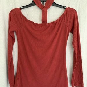 Sexy Ambiance top with turtleneck like accent